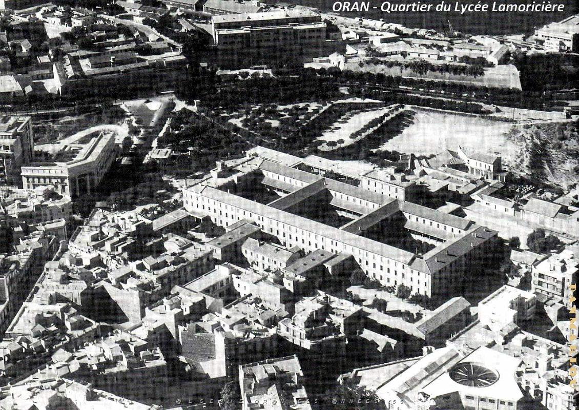 Oran - Lycee Lamoriciere - Vue aerienne du quartier.jpg